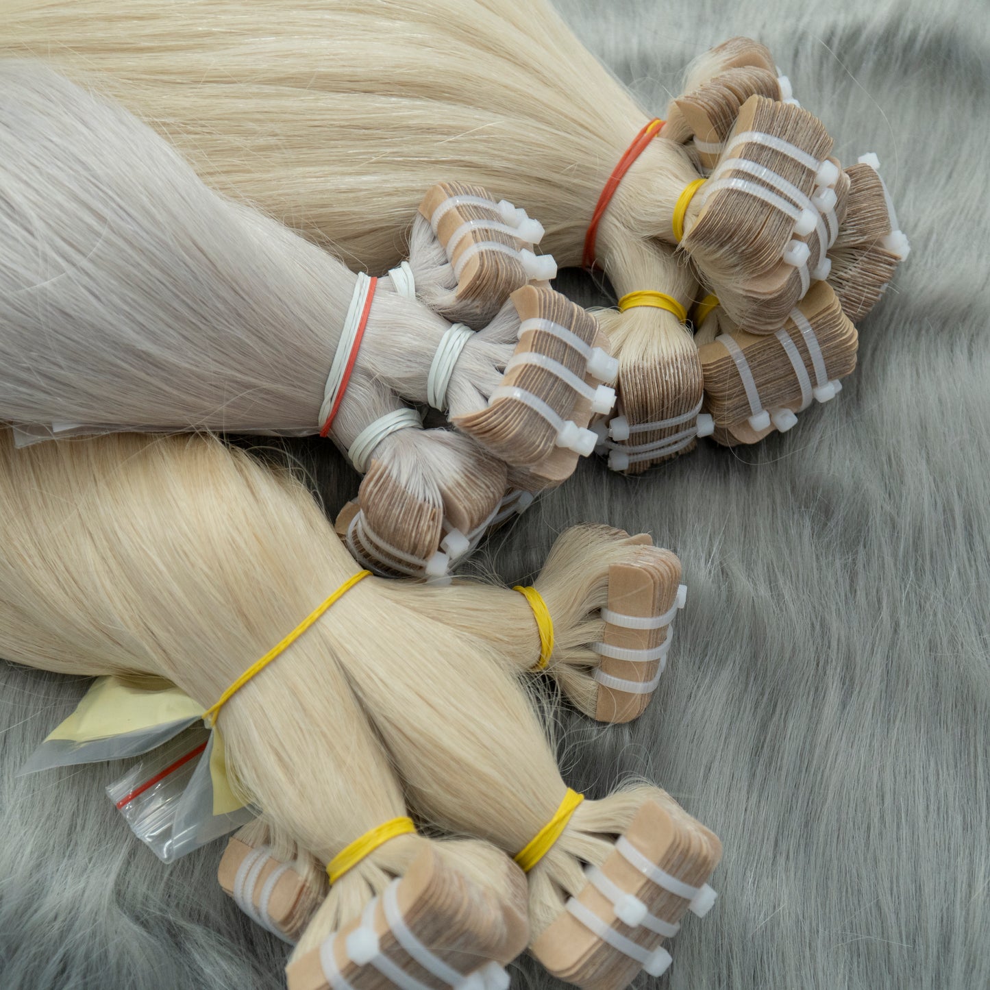 Extensii Tape On Par Natural Rusesc Blond Silver