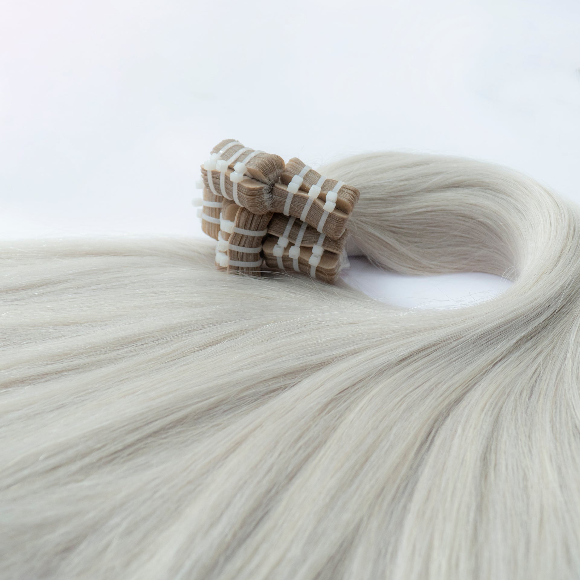 Extensii Tape On Par Natural Rusesc Blond Silver